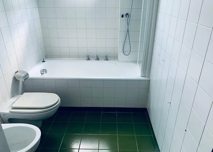 בית הארחה Whouse Luxury Universita'