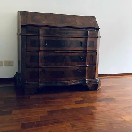 Whouse Luxury Universita'