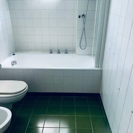 Πανσιόν Whouse Luxury Universita'