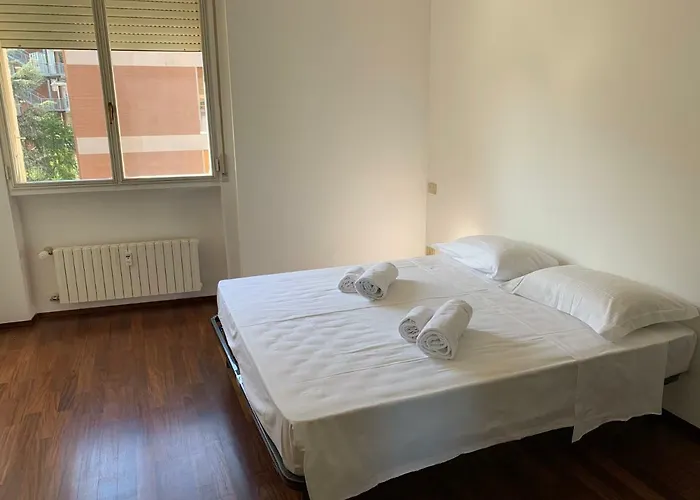 Whouse Luxury Universita' 2* Bologne